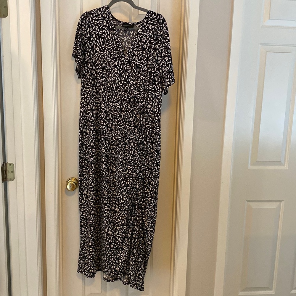 Crossed top midi dress with adjustable touched tie